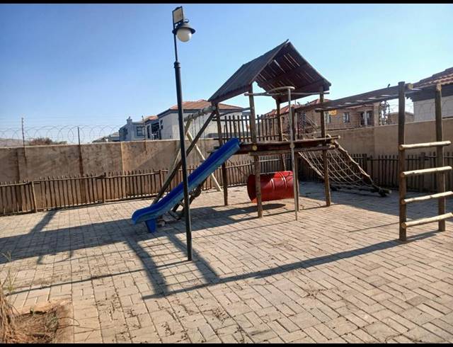 1 BEDROOM APARTMENT FOR SALE IN THE ORCHARDS